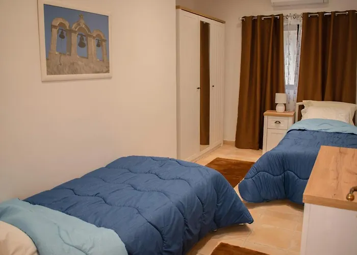 Spacious 3 Bedroom Apartment In Marsascala